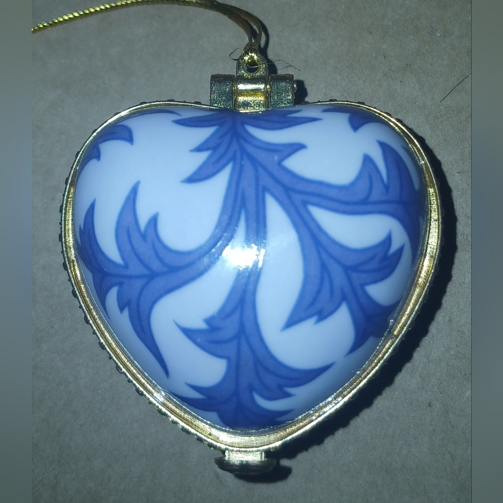 Heart-Shaped Blue and White Pendant